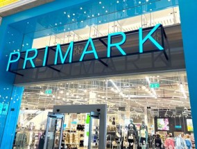 “抢眼”的Primark牛仔裤售价20英镑，看起来和售价235英镑的Ganni牛仔裤几乎一模一样