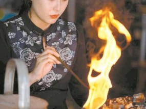 宝剑世家走出的95 后女铸剑师：邹琦用热爱与责任传承宝剑文化