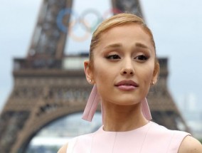 爱莉安娜·格兰德(Ariana Grande)表示，她的音乐在网上泄露“令人沮丧，非常不人道”