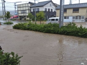 由于暴雨引发洪水，日本下令数千人撤离地震灾区