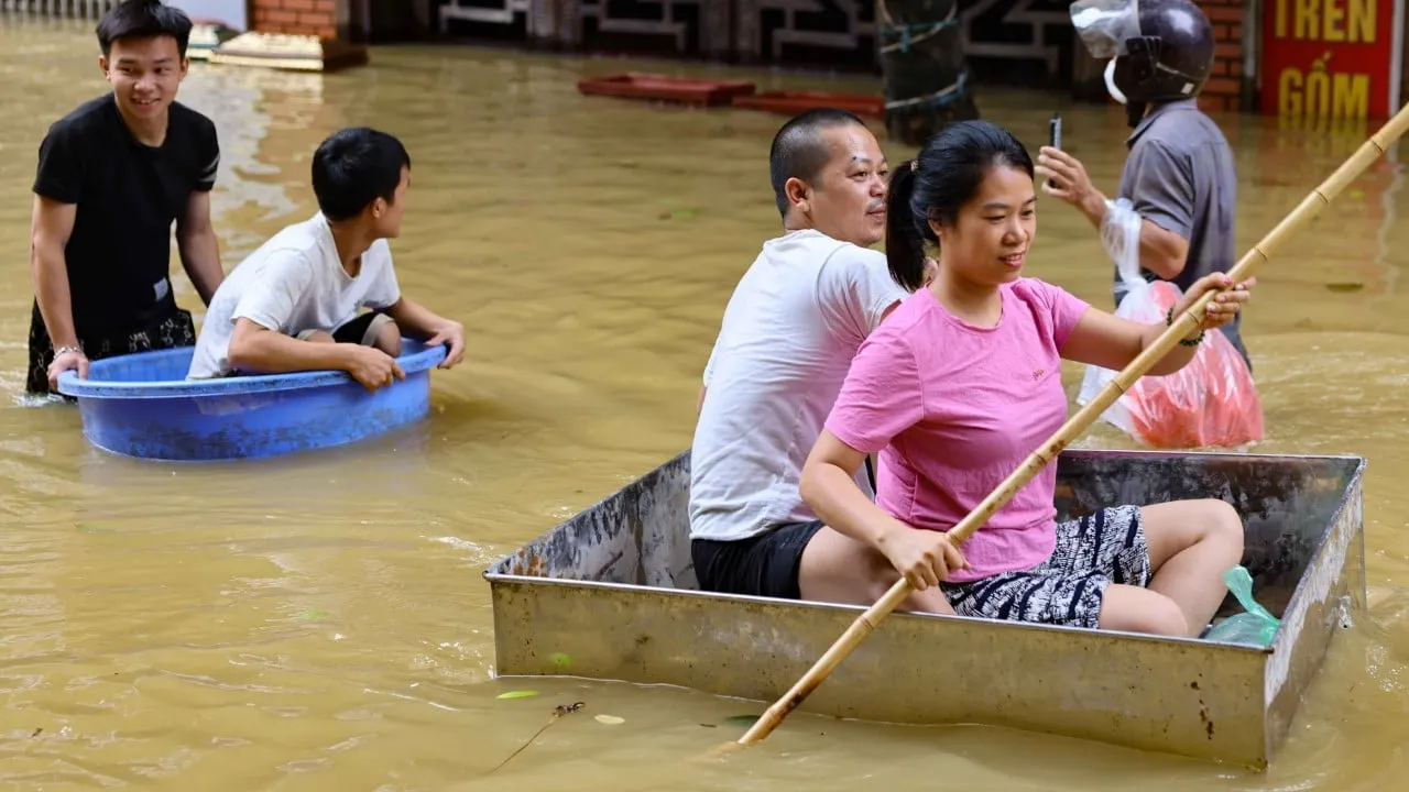 城市人口风险:超级台风八城对亚太地区保险公司的影响